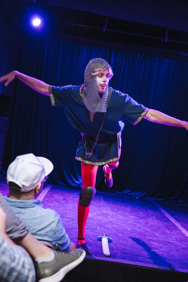 Grant O'Connell performing