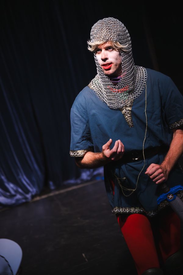 Grant O'Connell performing